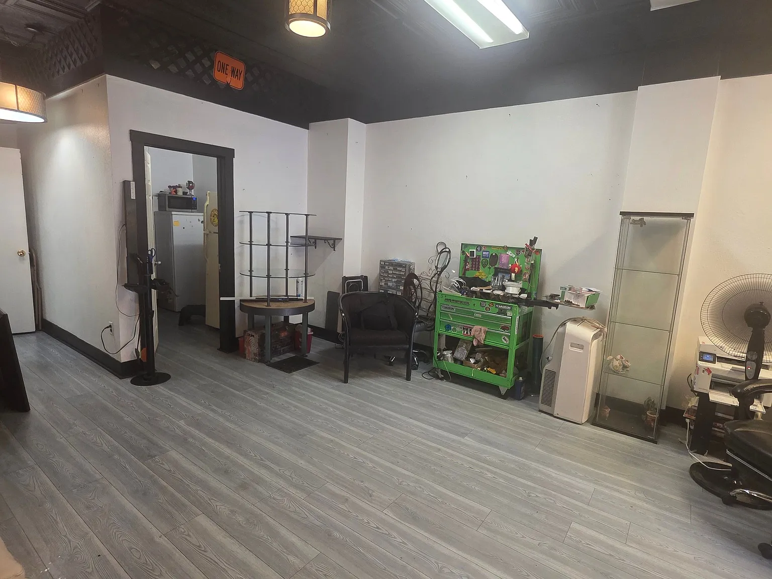 517 Brownsville Rd — Photo 3
