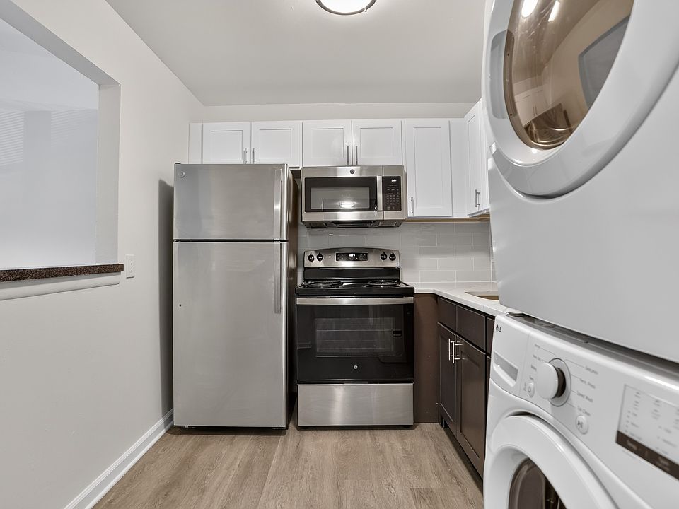 Elevate your lifestyle at Miry Run Apartments with this stylish kitchen featuring modern appliances and sleek cabinetry. Enjoy convenience and comfort in an inviting space. Schedule a tour today to see it in person!