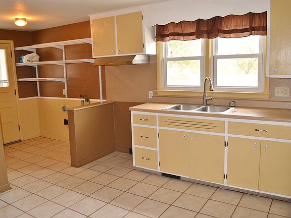 2nd image of 1423 Virginia Ln