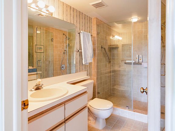 3rd image of 500 Burton Dr #1206