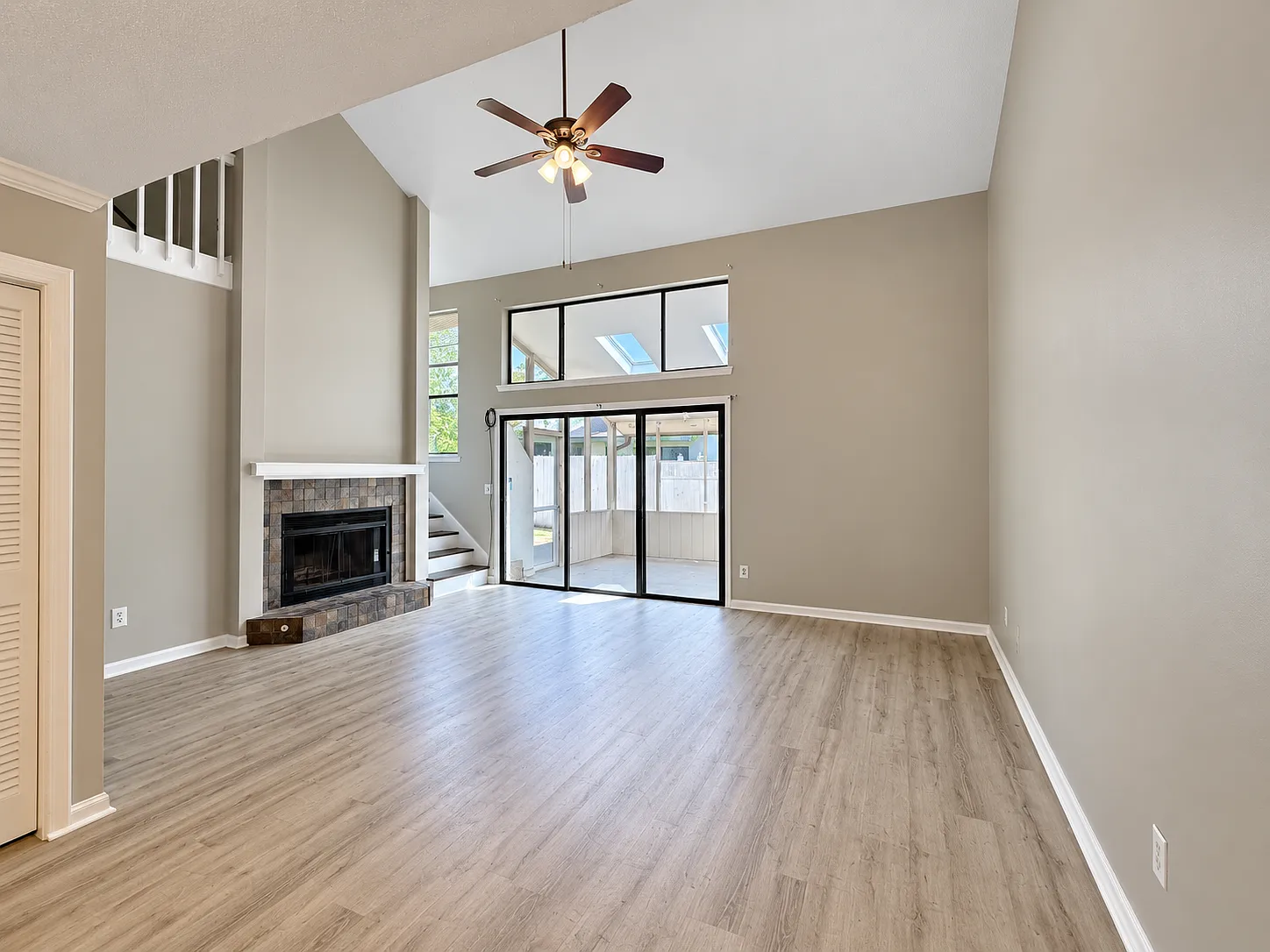 3 bed, 1824 sqft, $2,295 — Photo 2