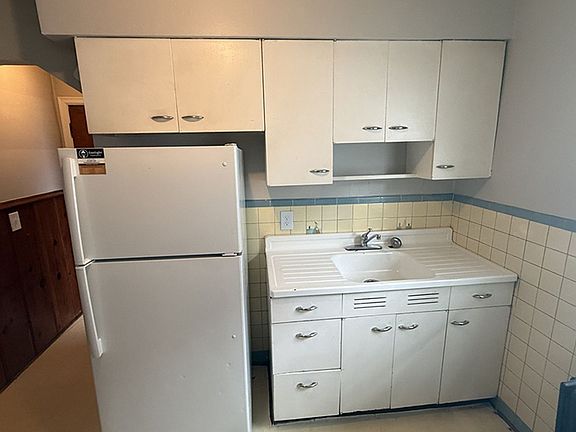 3rd image of 3025 Clifton Ave APT 8