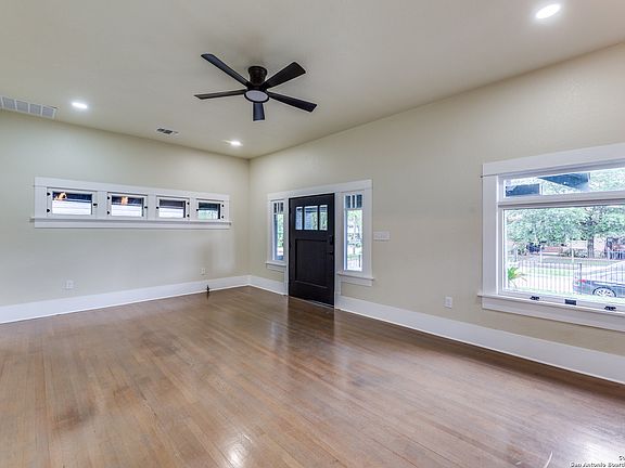 5th image of 529 E Park Ave