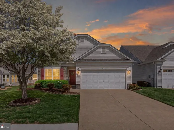 76 Gladstone Dr, Fredericksburg, VA 22406