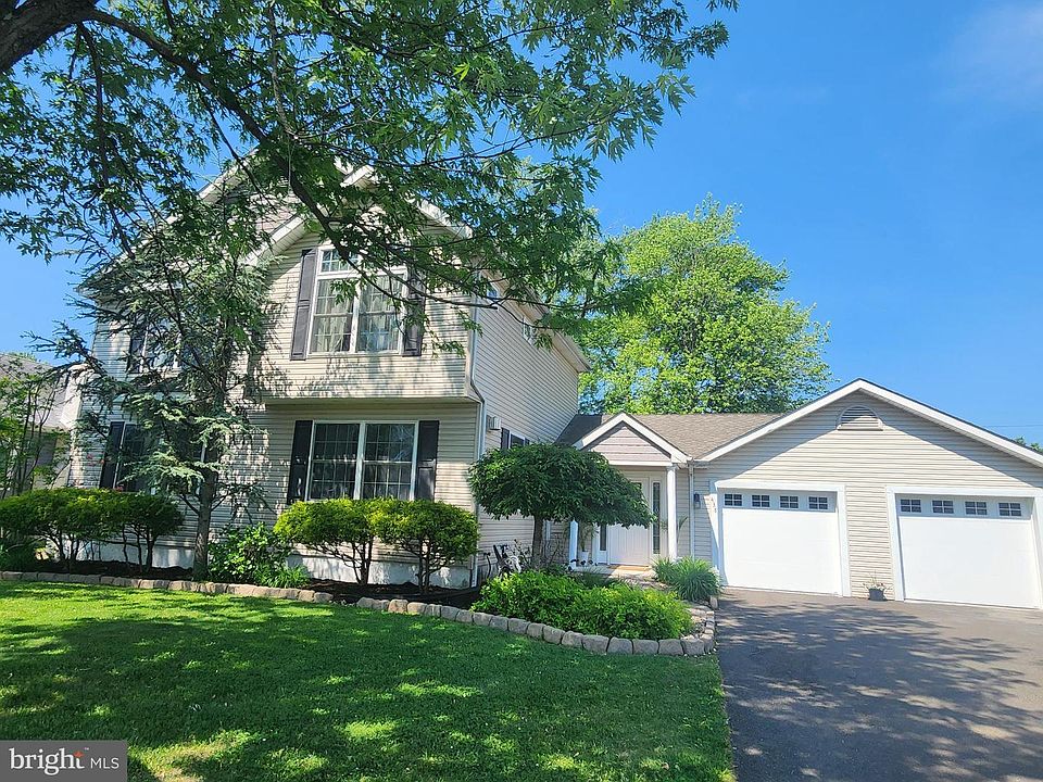 1st image of 438 Quincy Ave