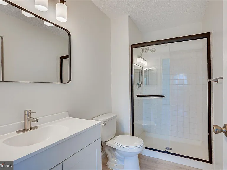 64 Taylor Dr — Photo 18