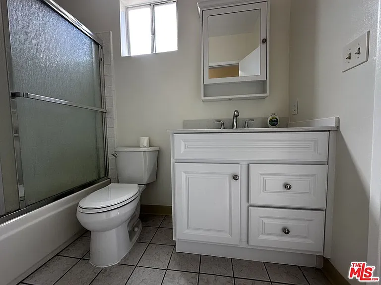 12779 Venice Blvd — Photo 14
