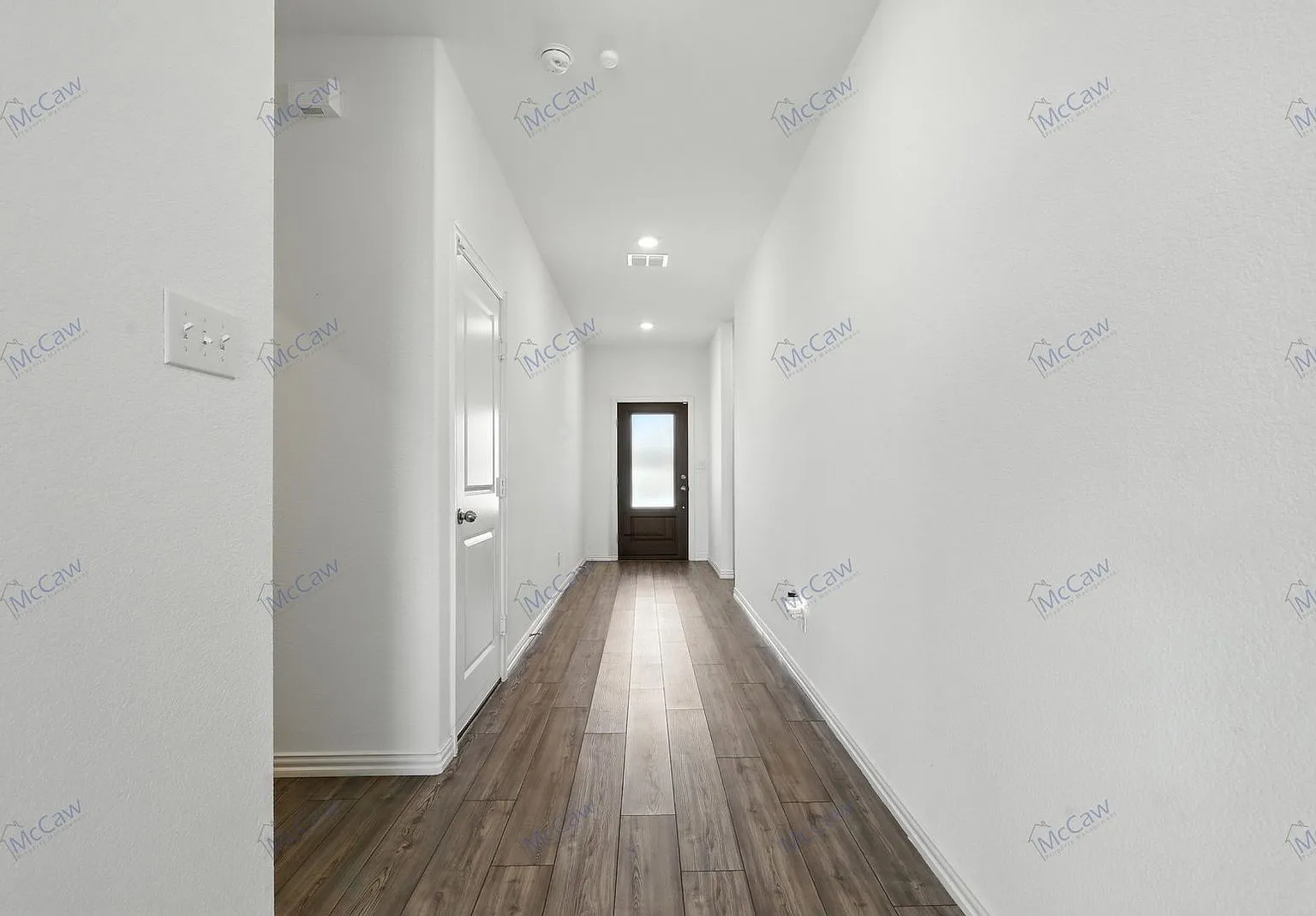 3 bed, 2.0 bath, 1597 sqft, $2,100 — Photo 3