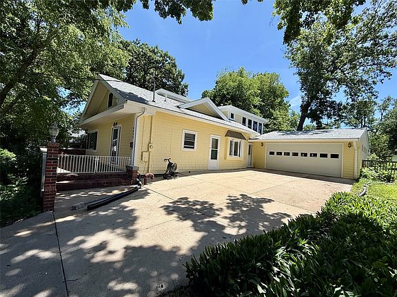 3rd image of 4002 Adams Ave
