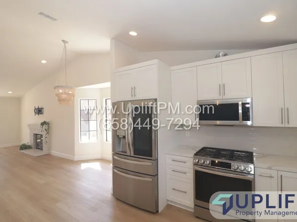 1542 Del Mar Rd, Oceanside, CA 92057