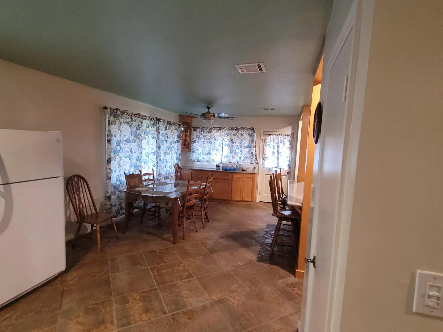 4 bed, 1516 sqft, $1,020 — Photo 2