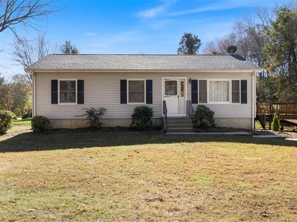 5 Glen Road, Montville, CT 06382