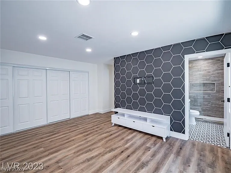 6488 Creston Ave — Photo 16