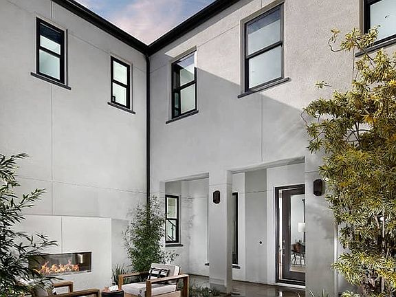 Highlands Collection Plan 3 Entry Courtyard