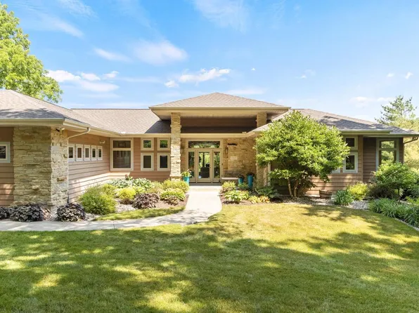1327 South Springs Drive, Spring Green, WI 53588