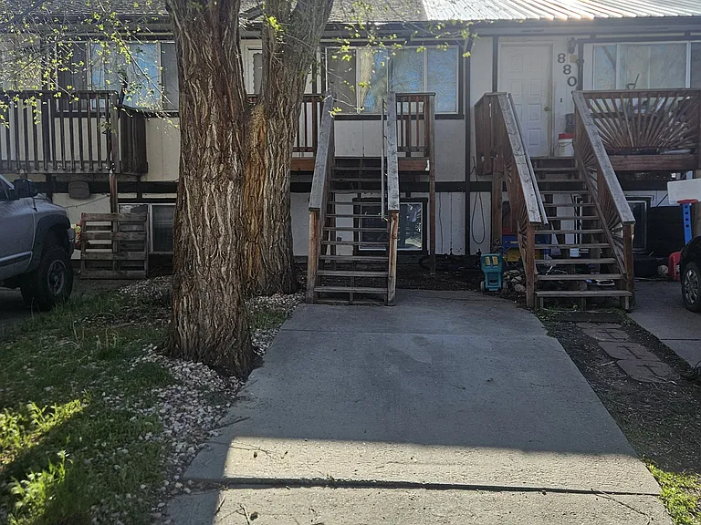 872 Russell St — Photo 1