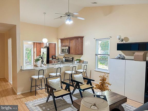 2nd image of 20536 Neerwinder St