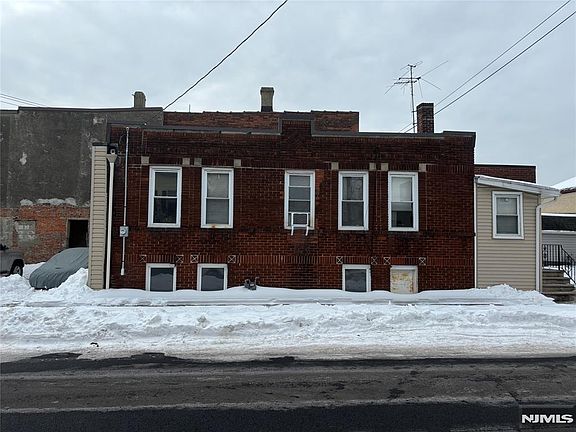 3rd image of 397 Passaic Ave