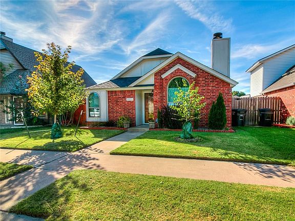 3rd image of 2137 Parkview Dr