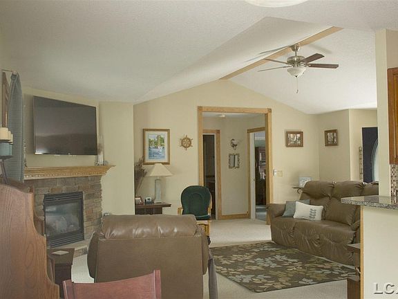 2nd image of 3051 Wildwood Dr