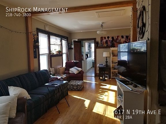 3rd image of 617 N 19th Ave E