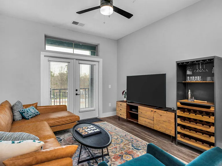 Mill One Apartments — Photo 31