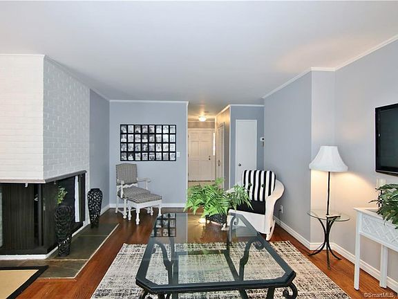 3rd image of 71 Archer Ln