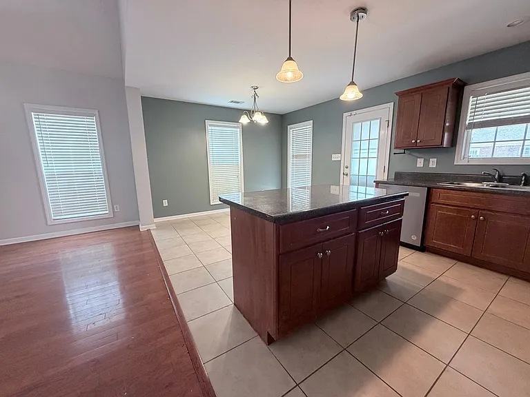1074 Grove Landing Ln — Photo 11