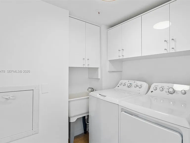 400 N Flagler Dr #2004 — Photo 25