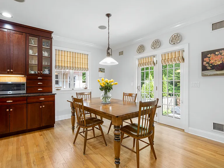 525 Carroll Ave — Photo 12