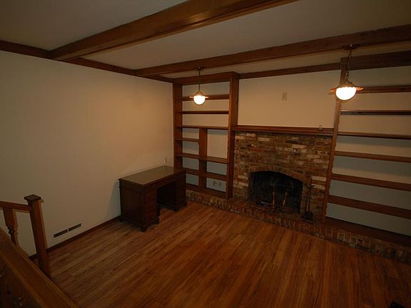 5th image of 4616 Farnham Ave