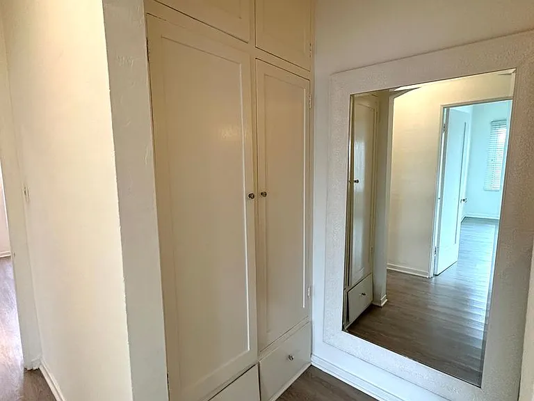Vintage Style 1+1 - New Kitchen Appliances, Plank Floors, Balcony, pet friendly — Photo 13