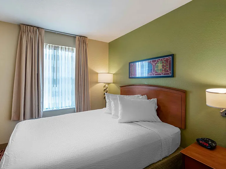 2 Bedroom Suite - 2 Queen Beds