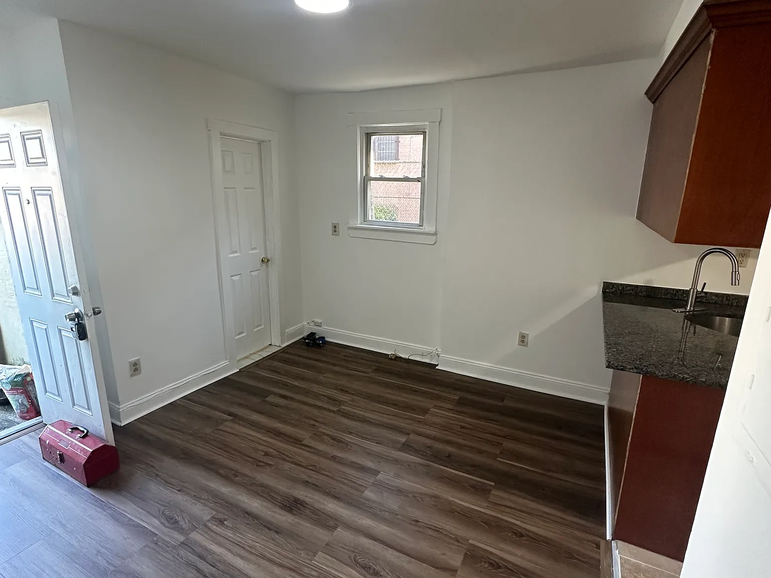 3 bed, $2,100 — Photo 2