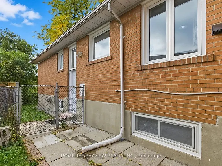 42 Tollerton Ave #BASEMENT — Photo 3