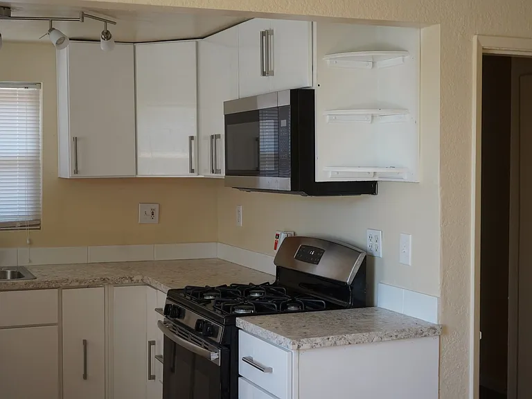 4643 Tulip Ave — Photo 10