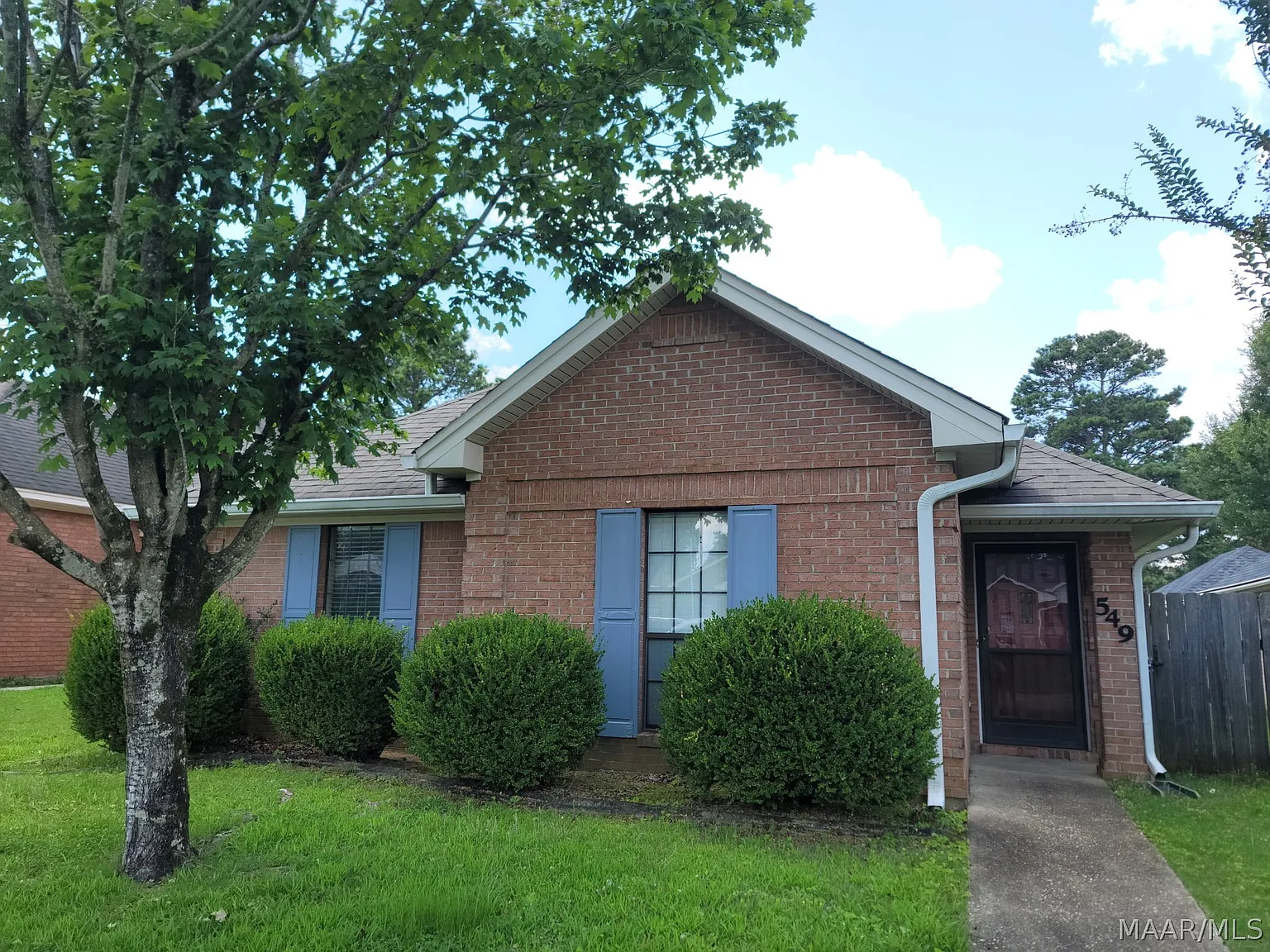 3 bed, 2.0 bath, 1417 sqft, $1,450 — Photo 1