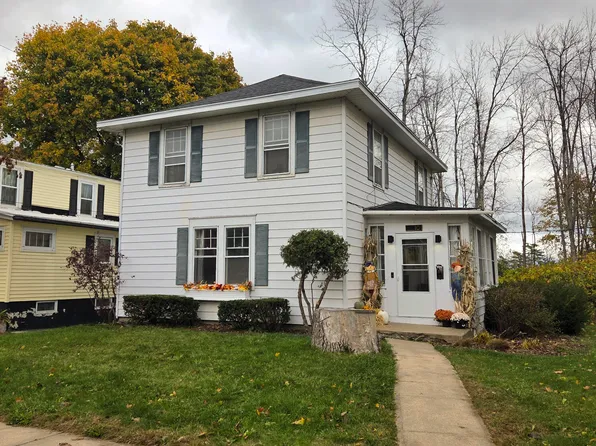 10 Addoms St, Plattsburgh, NY 12901