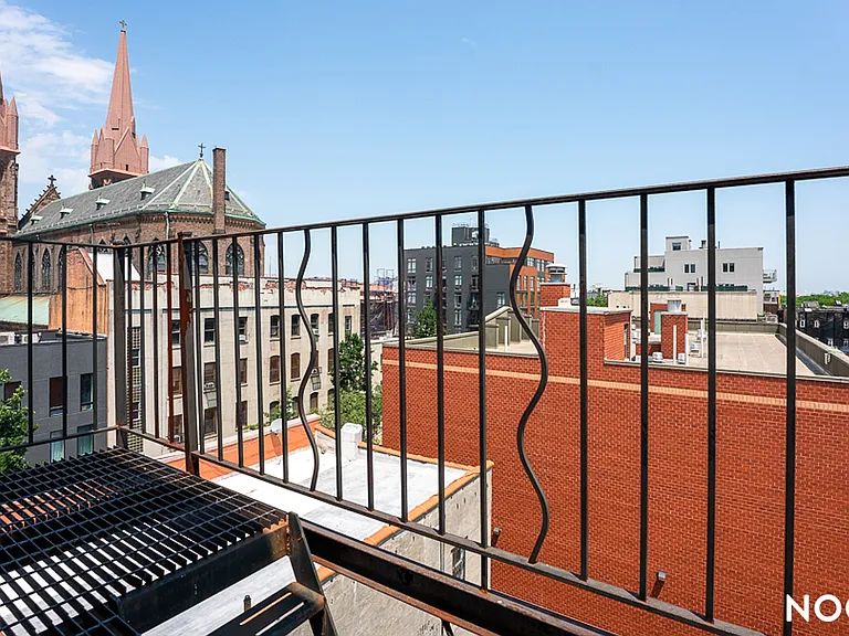 112 Manhattan Ave #5B — Photo 15