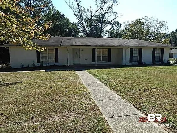 2 Pope Ct, Fairhope, AL 36532