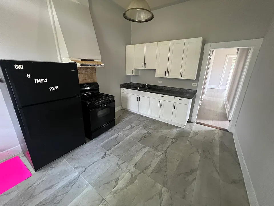 5648 S Wabash Ave #2