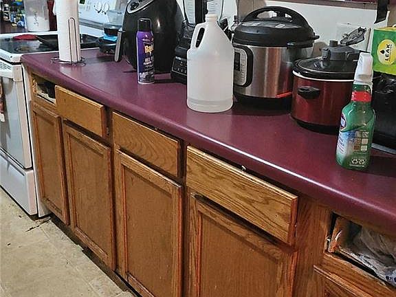 4th image of 207 Fowler St