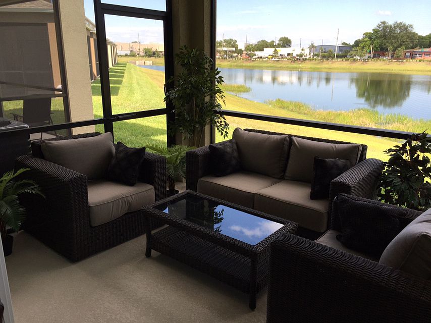 Large lanai overlooking pond