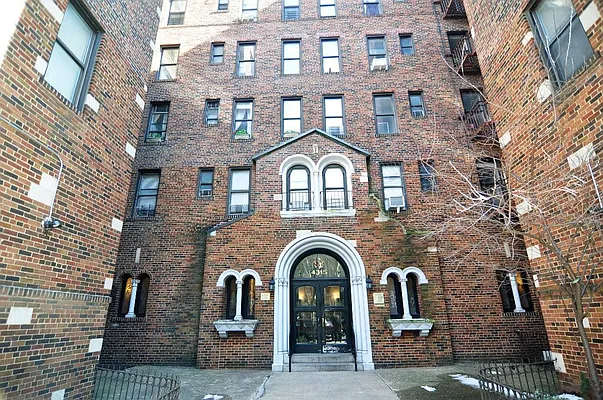 Rented by CENTURY 21 Sunny Gardens Realty, Inc. | media 7