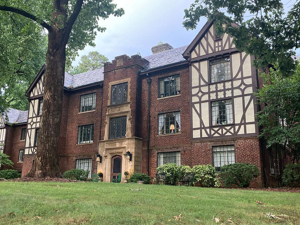 1st image of 1800 N Elm St