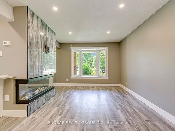 4th image of 547 Conway Ct