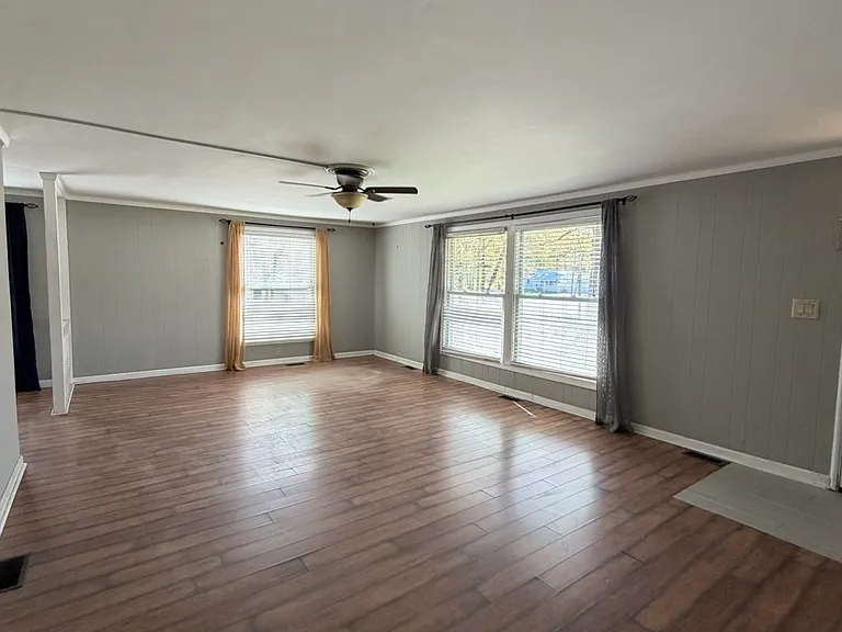 333 Reynolds Rd #333A — Photo 3