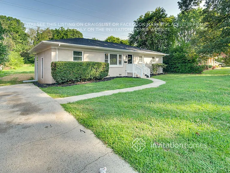 909 Friendly Pl — Photo 2