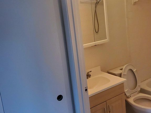 5th image of 200 Lincoln Ave #204