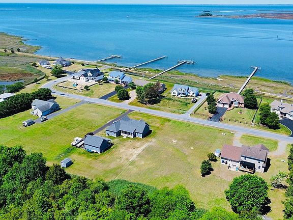 2nd image of 18 Hammock Point Rd